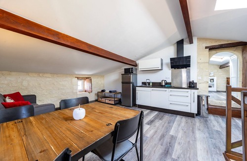 Saint-Germain-Du-Puch House | Le Loft – Château Le Noble: Modern Retreat in the Heart of the Vineyard