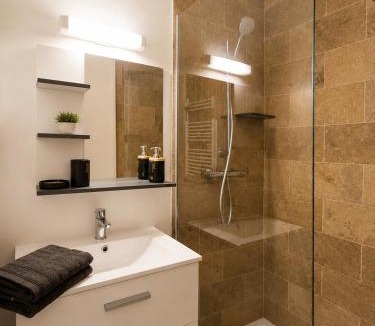 Digne-les-Bains Apartment | Le nid des Bains - Climatisé - Piscine partagée