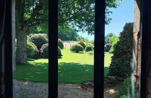 Villefranche-du-Perigord Cottage | Le Noyer - at Manoir Bourgale, central Dordogne, 50 acre private park.