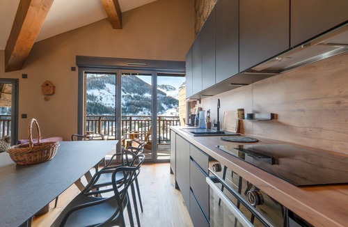 Saint-Etienne-de-Tinee Apartment | Le Panorama du Puy - Dans la station d'Auron