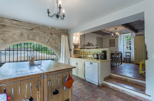 Menerbes House | Le Paradis des Fleurs, Ménerbes: Farmhouse with Pool and Garden
