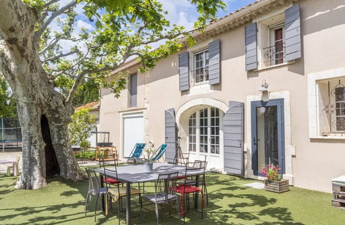 Eyragues Villa | Le Petit Mas Rey - Kid friendly house with fenced pool