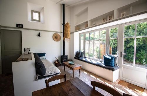 Couronne Urbaine House | Le Poulailler, private house with garden and parking