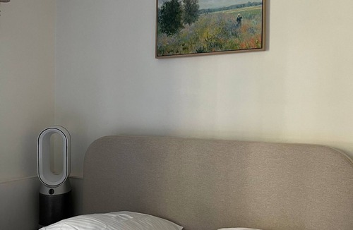 Notre-Dame Apartment | Le Provence - Les Demoiselles at Versailles