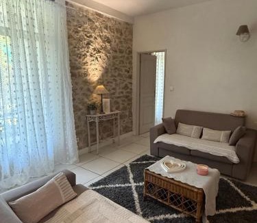 Malaucene House | Le Refuge Secret du Ventoux Maison Authentique avec Jardin Privé et Charme Provençal