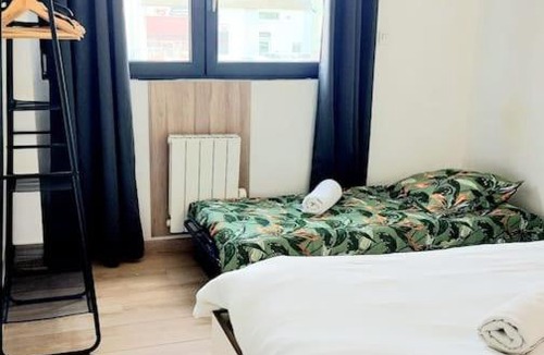 Velaux Apartment | "Le Relax" - Velaux appart climatisé - 6 pers avec terrasse à 15 min plage et aéroport