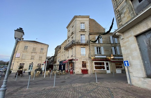 Blaye Apartment | - Le Saugeron - Apartment in the heart of Blaye. All amenities