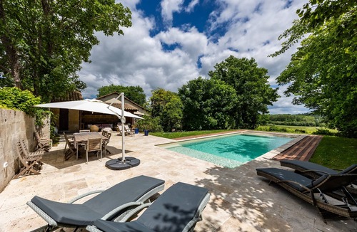 Saint-Germain-Du-Puch Apartment | Le Studio – Château Le Noble: A Peaceful Retreat in the Heart of the Vineyards