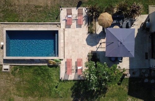 Fronsac Villa | Les Bon Amis: Large 3-bedroom 100m2 riverside gîte for 6 people