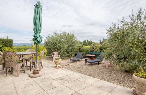 Menerbes House | Les Vignes by Interhome
