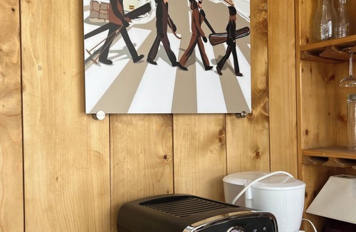 Val-Thorens Apartment | Located in the middle of the ski resort and shops. At the foot of the ski tracks