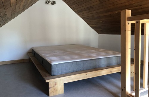 Sermoise-sur-Loire Apartment | Logement atypique avec jardinet proche de la Loire