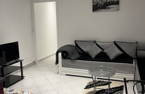 Goussainville Apartment | Logement / Pavillon Plein Pieds Proches Toutes Commodités , Aéroport Gare