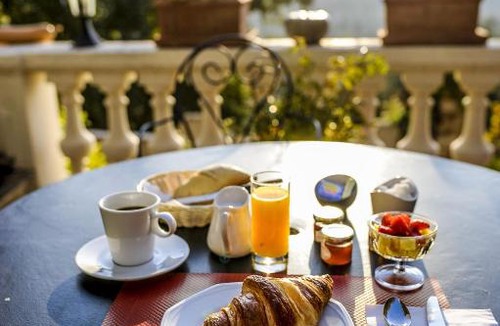 Grasse Hotel | Logis Hôtel La Bellaudière