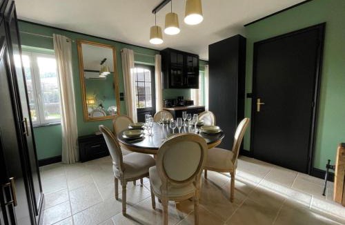 Moulins-sur-Yevre House | Longère cosy chic près de Bourges avec piscine, clim, WiFi et parking - FR-1-586-42