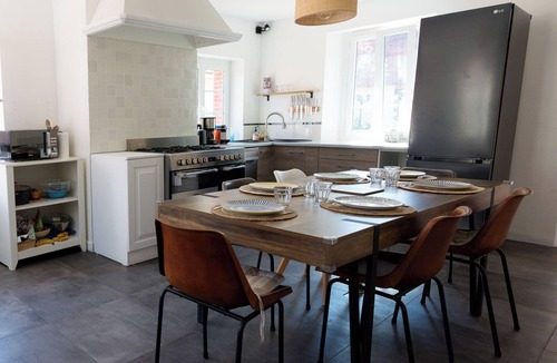 Verigny House | Longère near Chartres, 3 bedrooms, enclosed garden, ideal for families