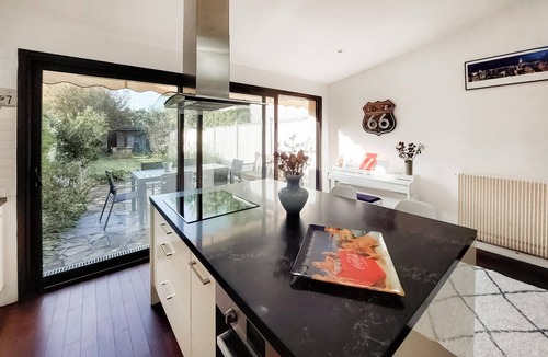 Le Bouscat House | Look forward to a wonderful break in this cozy vacation home.