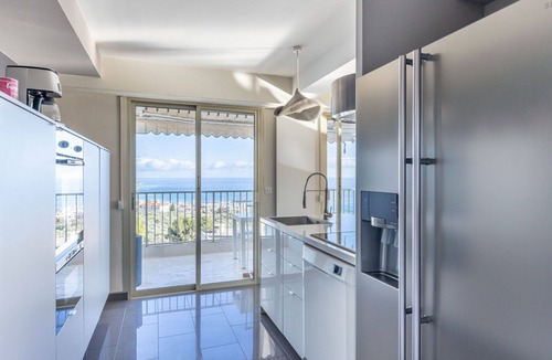 Menton Apartment | Lovely apartment for 4 people with WIFI, pool, TV and terrace
