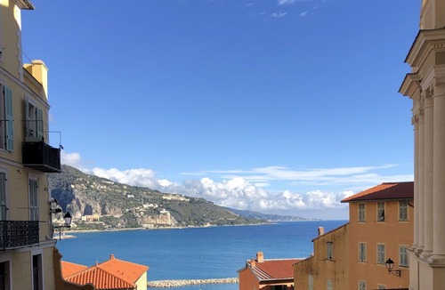 Menton Apartment | Lovely apartment for 4 people with WIFI, pool, TV and terrace
