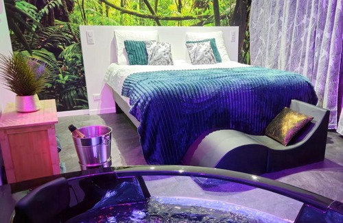 Sablon - Trudaine Apartment | Loveroom & Jacuzzi TIJUGO - Clermont Ferrand