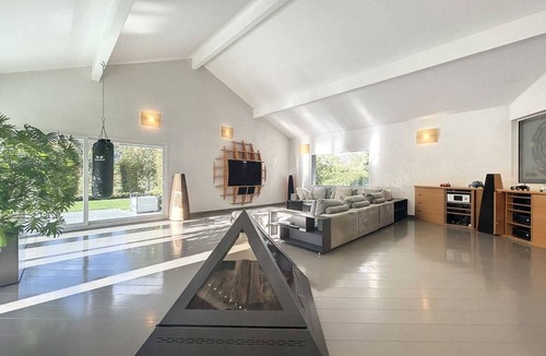 Messery House | Luxueuse Villa Avec Piscine en Bord de lac