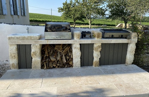 Saint-Quentin-de-Caplong House | Luxury French Wine Estate | Heated Pool, Hot Tub, and 5 Suites Near Saint-Émilion