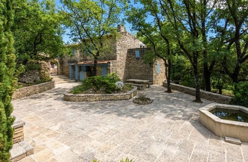 Goult House | Luxurious home in Goult