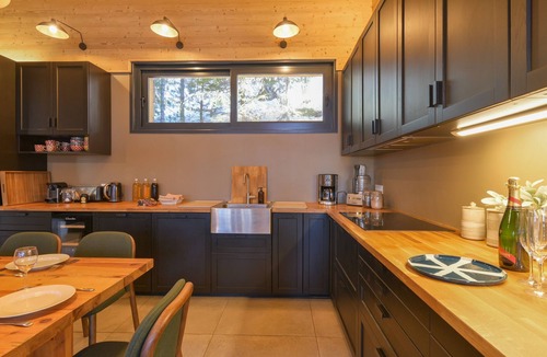 Plagne 1800 Ski Chalet | Luxury Chalet with Pool, Mountain View, Wi-Fi & Air Conditioning in La Plagne