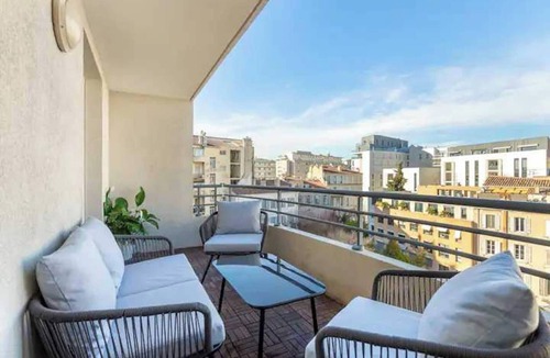 Le Rouet Apartment | Magnificent Modern 2 Bedrooms Apartment - Castellane District