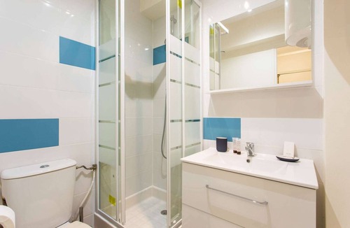 17th Arrondissement Apartment | Magnificent studio - 2P - Moulin Rouge