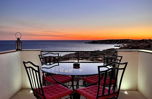 Menton Apartment | MAGNIFIQUE MINI VILLA 2 PIÈCES,IMMENSES TERRASSES,VUE MER FÉERIQUE ET PARKING