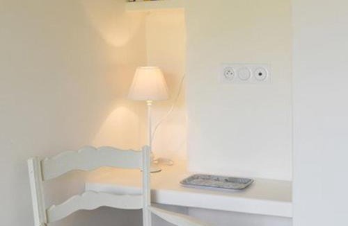Les Portes-en-Re House | Maison au Charme du Village avec Jardin et Wi-Fi - 2 Chambres, 2 Salles d'eau, Cheminée - FR-1-434-11
