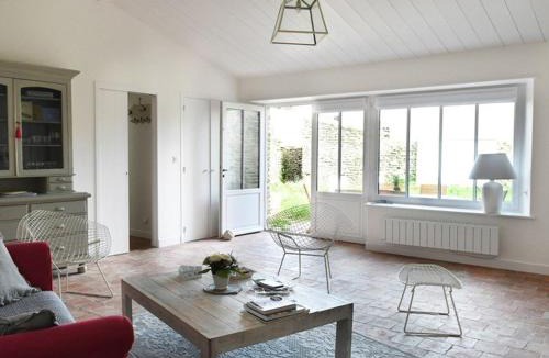 Les Portes-en-Re House | Maison au Charme du Village avec Jardin et Wi-Fi - 2 Chambres, 2 Salles d'eau, Cheminée - FR-1-434-11