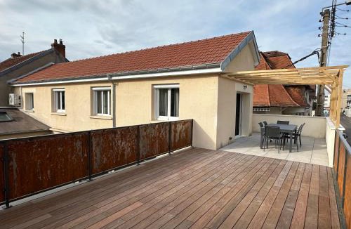 Jouvence House | Maison calme avec terrasse-garage centre ville D