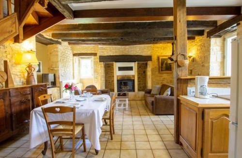 Saint-Aubin-de-Nabirat House | Maison confortable proche Sarlat - Cheminée et Animaux admis - FR-1-616-127