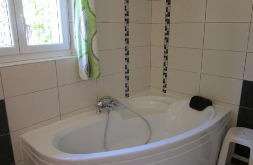 Ferrieres-sur-Sichon House | Maison confortable à Ferrières-sur-Sichon, animaux acceptés - FR-1-489-552