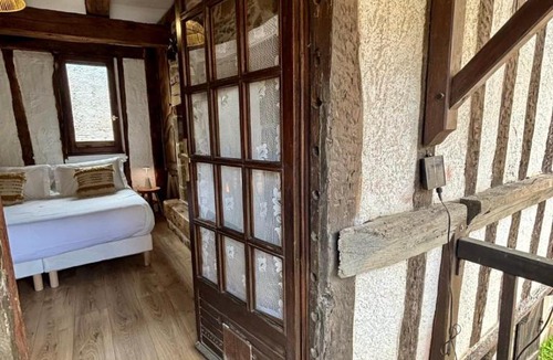 Donzenac House | Maison d'Autrefois - Typique - 4 pers - Dans le bourg de Donzenac