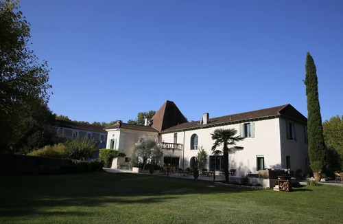 Saint-Aulaye-Puymangou Condo | Maison de bord de rivière au cœur du Périgord vert