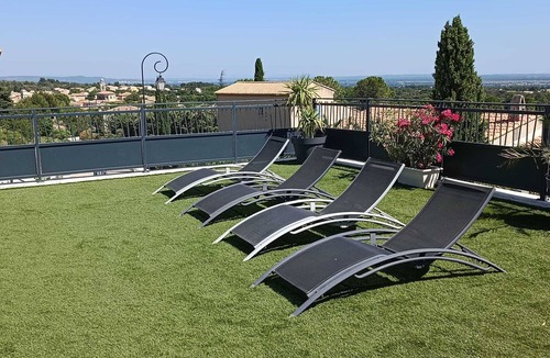 Aureille House | Maison Familiale à Piscine Privée Dans les Alpilles à Aureille Village Provençal