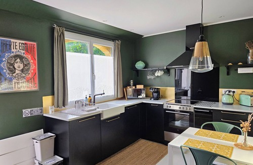 Sainte-Terre House | Maison Finchette 5 min f Saint-Émilion Private Terrace Parking For 2
