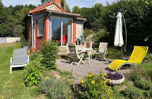 Teilhet House | Maison independante pour 2 tout inclus Tiny House for 2 all included