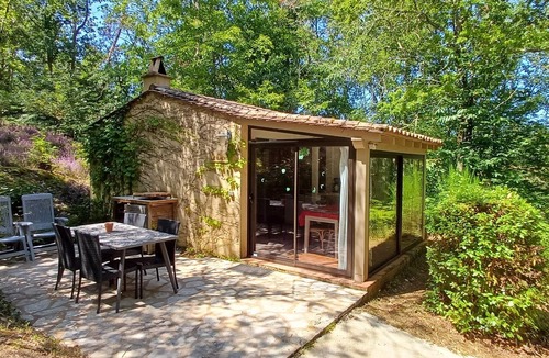 Saint-Pompont Cottage | Maison Nature (4 pers.) At the edge of the wood, veranda with view of the gardens