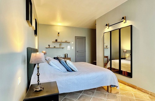 La Fagette Bed & Breakfast | Maison Oléa - "Élégance" guest room overlooking the Vézère valley.