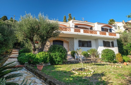 Roquebrune-Cap-Martin Villa | Maison Soleillade – A rustic, peaceful home with a view of the sea