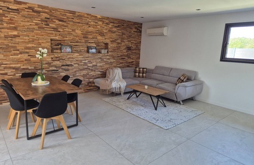 Maubec House | Maison vue sur le Lubéron Avec Piscine Miroir
