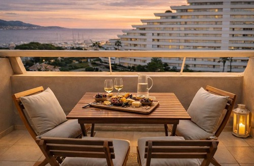 Villeneuve Loubet Beach Apartment | Marina - Vue Panoramique Mer & Port - 4 personnes