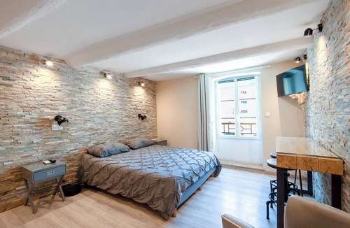 Les Grands Carmes Apartment | Marseille getaway near Panier & Vieux-Port