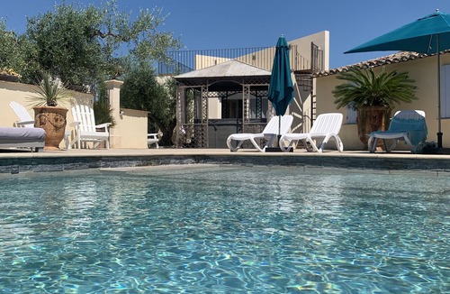 Vallabregues House | Mas de l'Ilon heated swimming pool spa shutter sauna 9 air-conditioned bedrooms 9 bathrooms wc