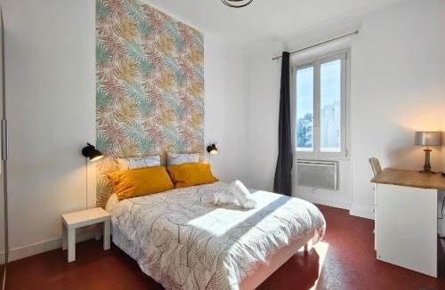 Les Grands Carmes Apartment | Massilia Home - Idéal Famille & Groupe d'Amis en Citytrip Marseille - Vieux-Port & Le Panier à pied - Métro Jules Guesde 150m - Gare St-Charles 10min à pied - CENTRE VILLE - WIFI HD