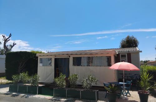 Hyeres Other | MOBIL HOME GLAMPING CONFORT D'UN HOTEL SANS LES CONTRAINTES PISCINE PROMOTION SEPTEMBRE 3 CHAMBRES - 2 SdB -climatisé - 300m de la mer - piscine - parking -